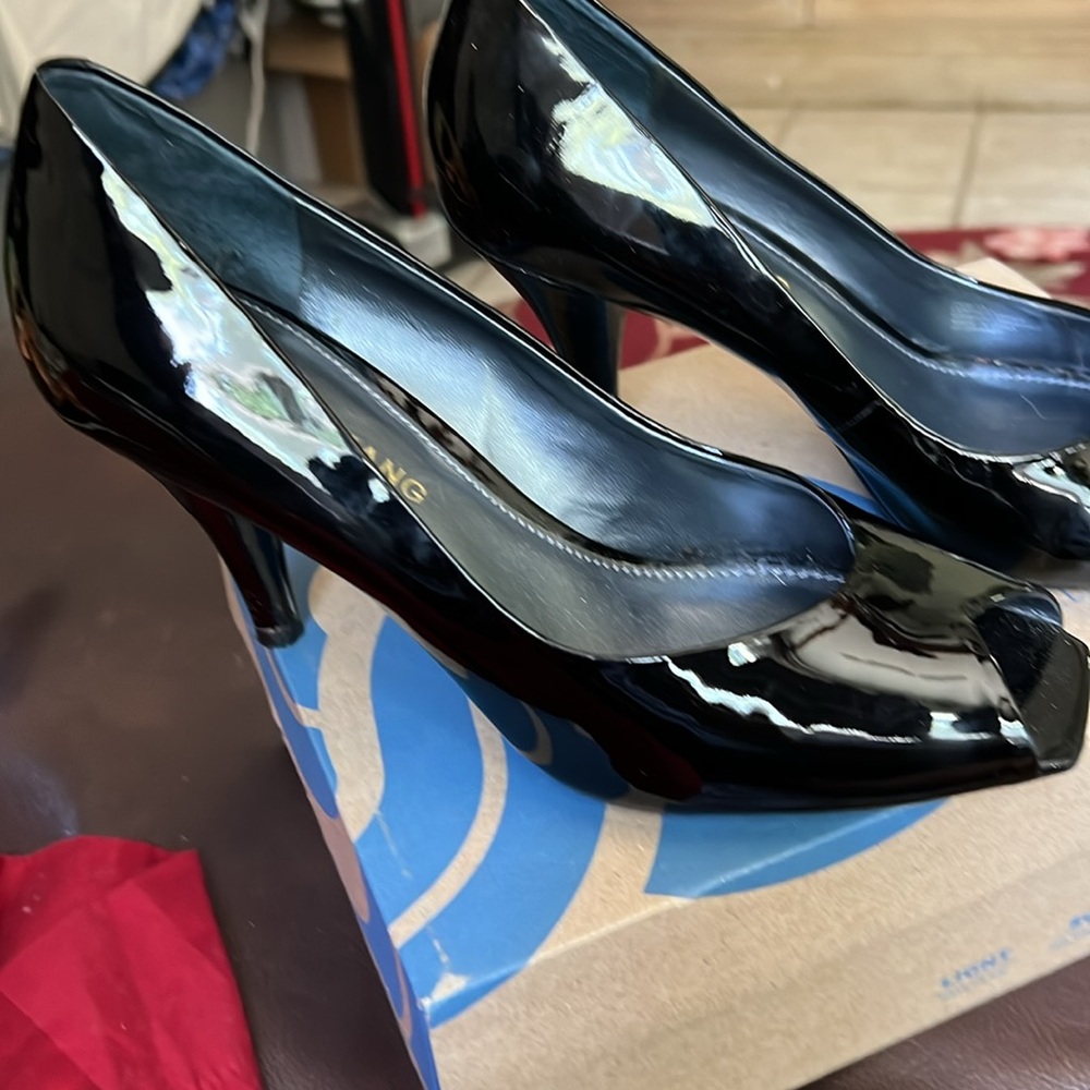 Arturo Chiang VintagePeep Toe Patent Leather Heels in Black Sz 7 1/2